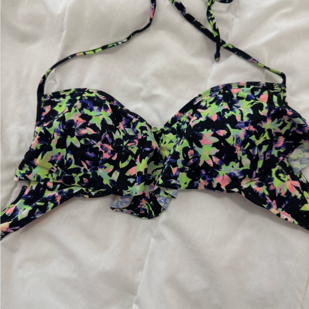 Xhilaration Multicolor Floral Bikini Top